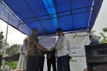 Pertamina salurkan CSR benahi satu masjid dan dua musala di Sumbar