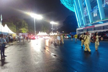 Massa mulai berdatangan ke GBK, untuk semarakkan kampanye  Prabowo-Sandiaga