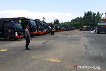 Ratusan aparat keamanan bersiaga , Madura lawan Persebaya di Pamekasan,