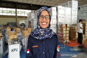 KPU Kulon Progo melakukan pengepakan surat suara (VIDEO)