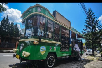 Peluncuran bus wisata