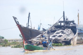 Puluhan kapal mangkrak berpotensi hambat proyek normalisasi Sungai Juwana