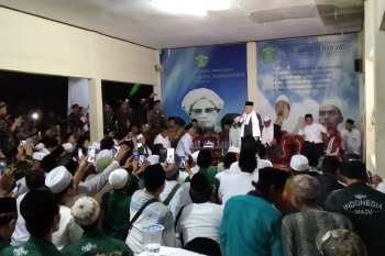 Di tengah hujan deras Ma'ruf Amin silaturahim ke Ponpes