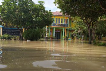 Pelaksanaan USBN SMPN 1 Indramayu ditunda akibat banjir