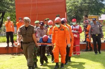 Basarnas Pasaman gelar simulasi penyelamatan korban dari ketinggian