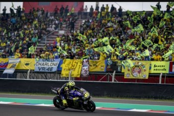 Rossi dan Vinales beri perlawanan ke Marquez