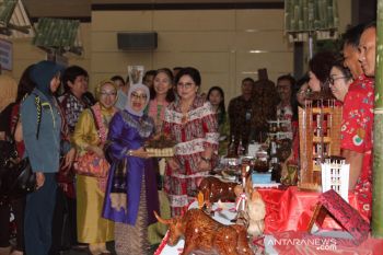 Mufidah Kalla berharap perajin  Sulut hasilkan produk berdaya saing