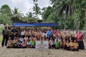 Ruang belajar sekolah anak TKI bekas kandang bebek
