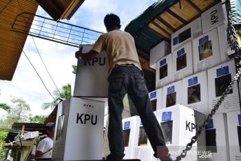 KPU Tanah Datar distribusikan logistik pemilu