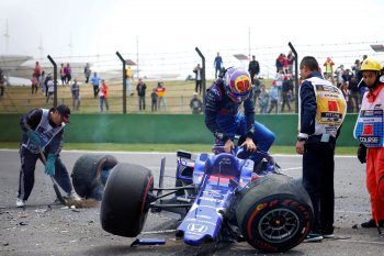 Bottas tercepat sementara Albon kecelakaan di FP3 GP China