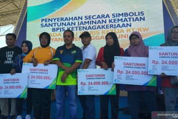 BPJS Ketenagakerjaan  kucurkan Rp240 juta bagi 10 RT/RW di Makassar