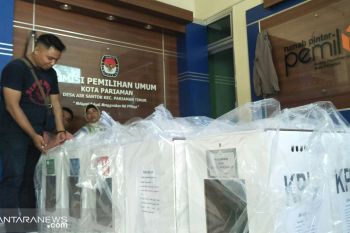 KPU Kota Pariaman distribusikan logistik Pemilu  pada  H-1