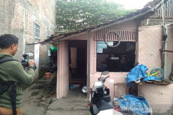 Densus 88 Antiteror tangkap dua orang pria