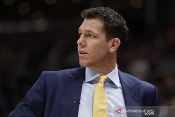 Sehari usai mundur dari Lakers, Walton diinfokan merapat ke Kings