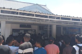 Ratusan peziarah Semana Santa berlayar menuju Larantuka