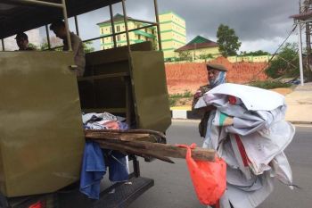 Bawaslu Karimun turunkan ratusan alat peraga kampanye