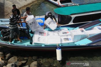 DISTRIBUSI LOGISTIK PEMILU MENTAWAI