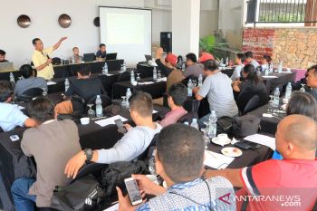 DSLNG - AJI Palu bekali jurnalis teknik penyelesaian masalah pers