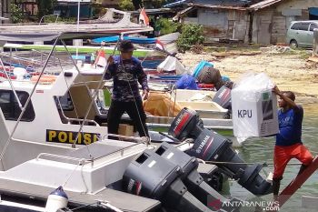 KPU Biak Numfor distribusikan logistik pemilu untuk distrik kepulauan