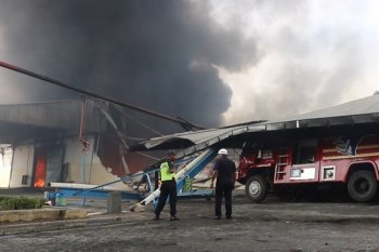 Pabrik Kacang Garuda di Pati terbakar
