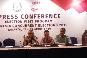 KPU mengcek daftar antrean di Sydney
