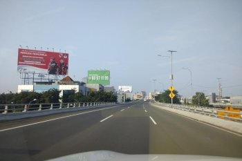 Jalan tol sepi kendaraan hari pencoblosan