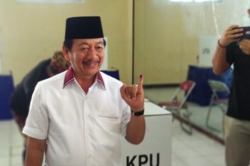 Wali Kota Bandarlampung Mencoblos di TPS 011