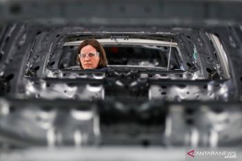 Penjualan mobil Rusia diperkirakan anjlok hingga 50 persen