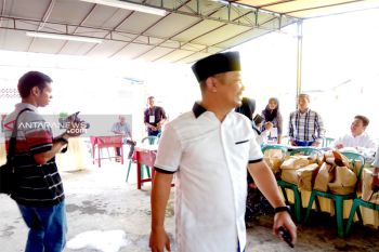 Bupati Barsel pantau pemungutan suara di sejumlah TPS