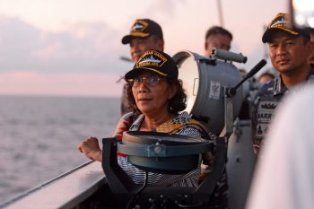 Menteri Susi hentikan tujuh kapal berbendera China di Laut Natura Utara