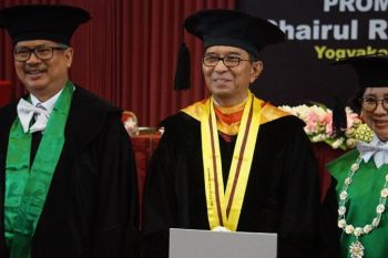 Ketua Dewan Pengawas BPJS Kesehatan meraih doktor di UGM