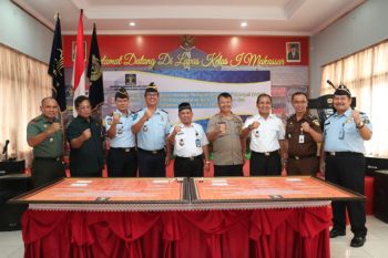 Wali Kota Makassar teken pencanangan ZI-WBK