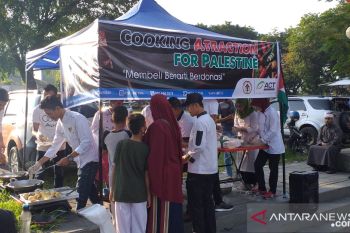 Melalui kegiatan memasak, ACT Sumbar galang donasi untuk Palestina