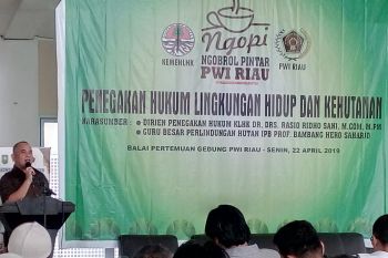 PWI bahas penegakan hukum bagi karlahut di "ngopi" pintar
