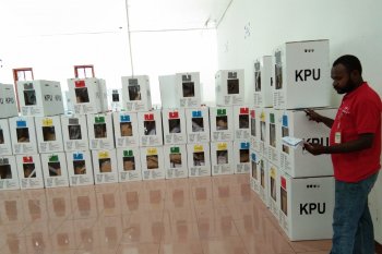 100 surat suara untuk dua TPS Kampung Enggros rusak