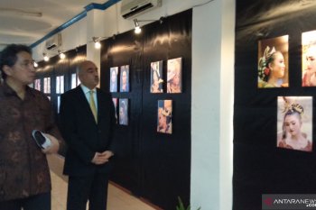 Kedubes Mesir-Kemendikbud gelar pameran foto wajah Indonesia