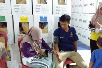 KPU dan Dinas  Kesehatan Waykanan periksa kesehatan petugas pemilu