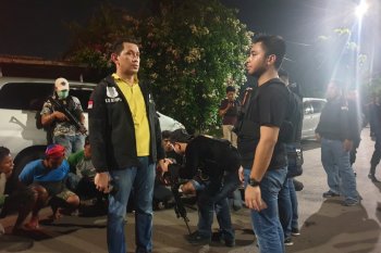 Polisi tembak penganiaya anggota ormas di Daan Mogot