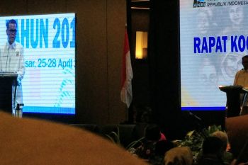 Gubernur Sulsel tawarkan obyek wisata kepada peserta Rakornas Kearsipan