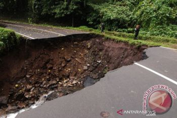 BMKG: Waspadai hujan lebat disertai petir wilayah Sulut