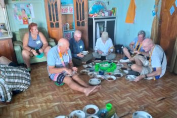 120 wisatawan  mancanegara disambut tarian dan kuliner khas Sungsang