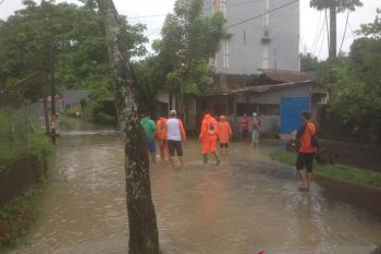 Korban bencana Manado  3.613 jiwa hingga Minggu