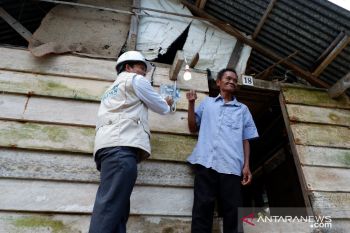 PLN Sulselrabar aliri listrik Desa Patua II Wakatobi