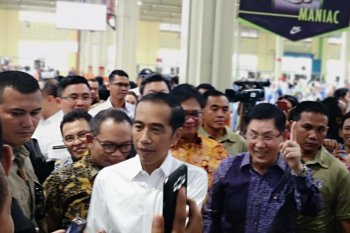 Jelang May Day, Joko Widodo temui buruh di Tangerang