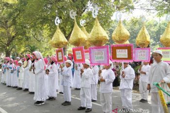Ratusan warga Muntok ikuti pawai ta'aruf sambut Ramadhan 1440 Hijriah