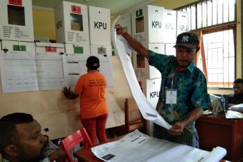 Jokowi-Ma'ruf ungguli Prabowo-Sandi di Hedam dan Waena