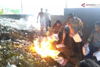 Video - KPU Kabupaten Banyumas musnahkan surat suara rusak