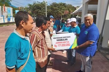 Gubernur Sultra Serahkan Santunan BPJS Ketenagakerjaan Rp385Juta