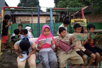 Taman baca pasang aneka taktik menarik minat anak-anak