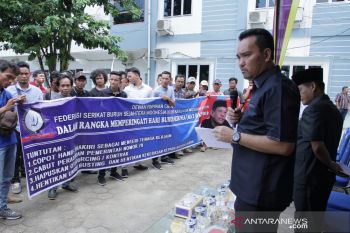 Buruh minta selesaikan konflik pekerja dengan perusahaan